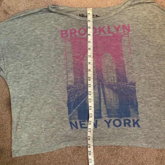 Oversized Flowy Brooklyn NY Top - Picture 5 of 6